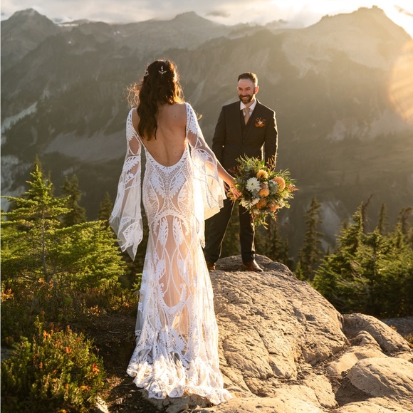 Rue De Seine Gaia Wedding Dress - Picture 3 of 13